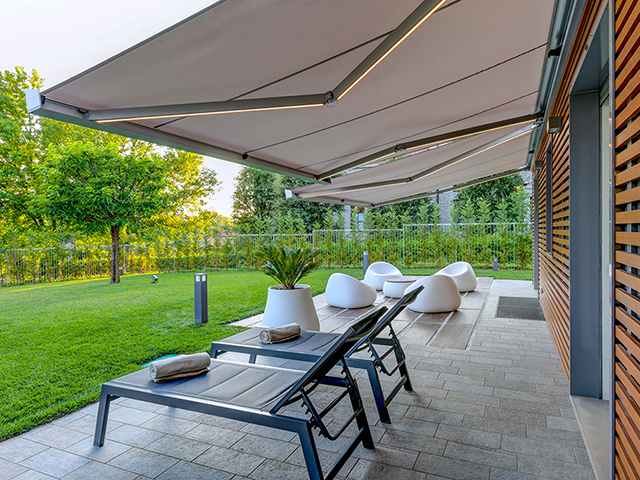 Retractable Awnings